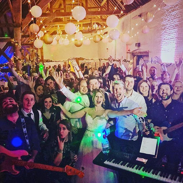 alivenetwork's tweet photo. Now that's a lot of people having a good time to @breakthroughbanduk at John & Cat's wedding at @uftonweddings in Reading! (Apparently, it's a great venue for dance-offs) 💃🕺⠀
⠀
#AliveTribe #AliveNetwork #BreakthroughBandUK #UftonCourt ⠀ https://t.co/4eo7oMW7Wu https://t.co/8UjiwwhGht