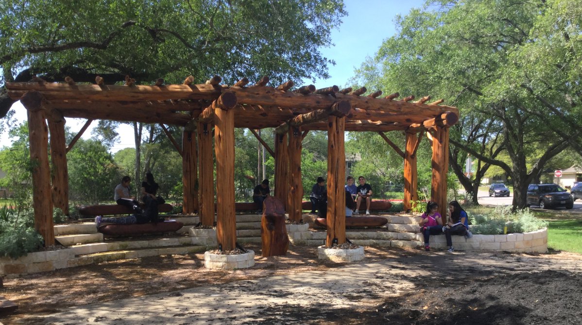 mrodz308's tweet image. Love my school... outdoor classroom. It&apos;s a great place to write &amp;amp; reflect! ❤️ #LoveMySchoolDay #SuccessCSISD #SKawesomesince1967