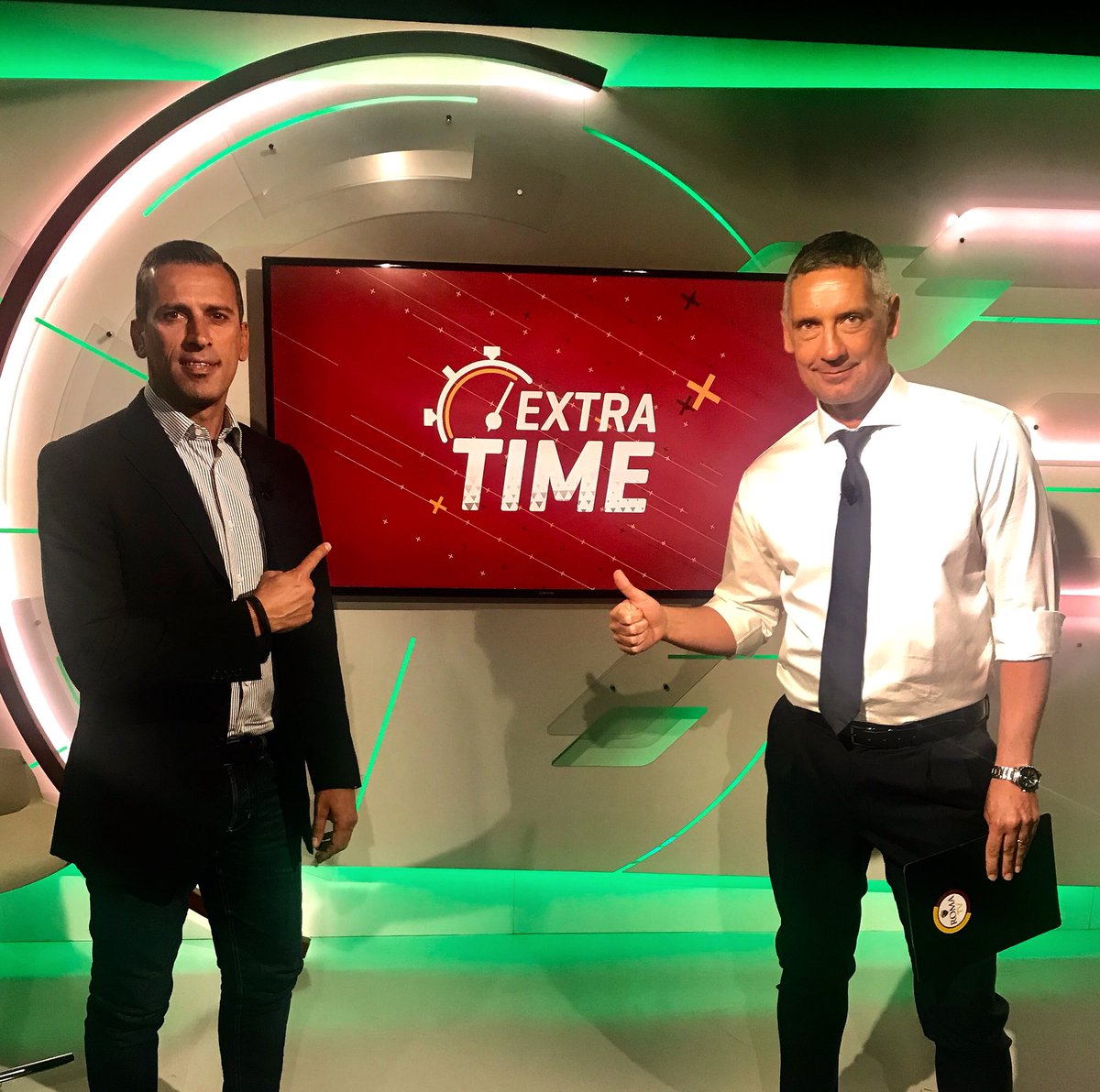 Non perdete l’appuntamento con ExtraTime alle 19:30 e in replica alle 23:00 dove analizzeremo la straordinaria vittoria della Roma contro il Barcellona #romatv #RomaBarcelona #sky213 #skysport #asroma #ChampionsLeague #calcio  #ILoveThisGame