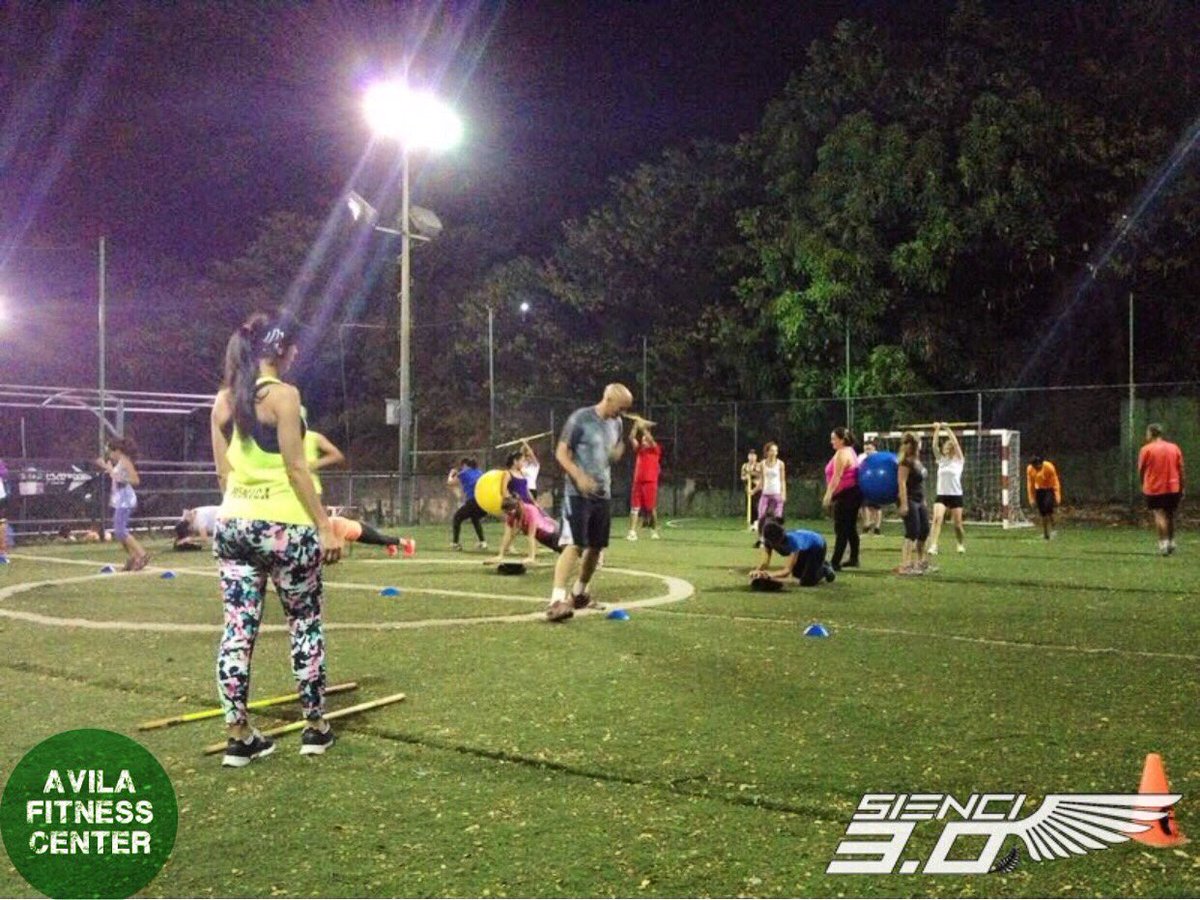 A mitad de semana y no paramos de entrenar en tu #TrainingCamp 
¡ Te Esperamos ! 
7 Pm. <a href="/AvilaFitcenter/">Avila Fitness Center</a>  
#TeamSIENCI
