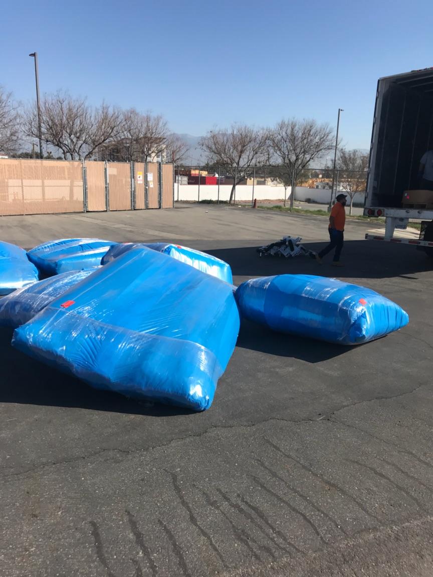 inflatable pole vault pit