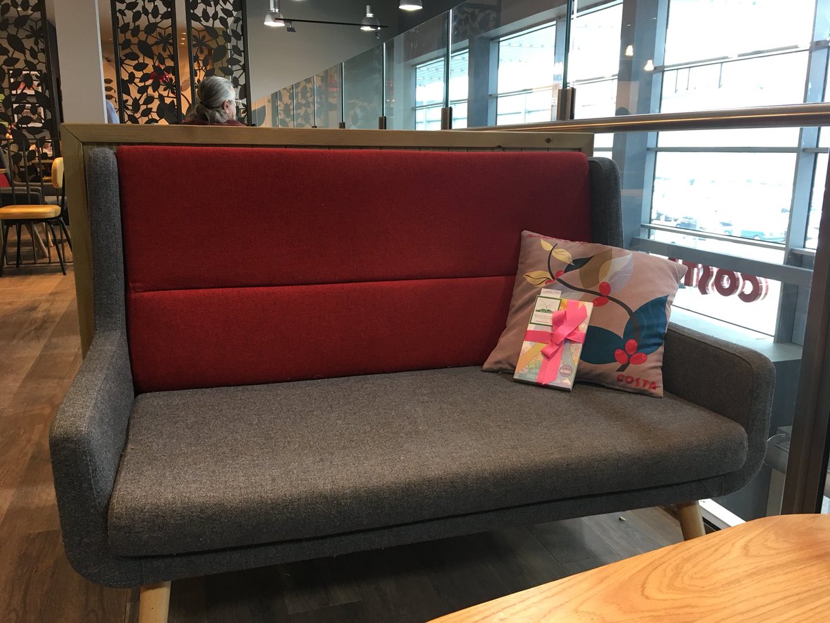 bookfairies_mk's tweet photo. A copy of ‘Rookie on Love’ has been dropped in the @CostaCoffee inside ‘Outfit’ at MK1! 💕📚 #BookFairies #BookFairiesUK #Book #Books #IBelieveinBookFairies #MiltonKeynes #Costa #Rookie onLove https://t.co/9JxiQgJMxt