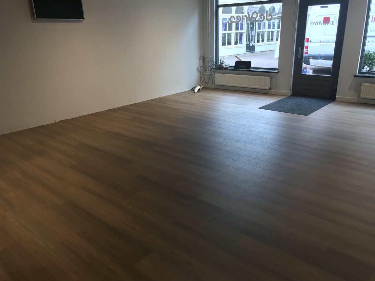 Mooie vloeren opgeleverd bij @devriesslaapcomfort #pvc van <a href="/Leoxx/">Leonardo Lugo</a>