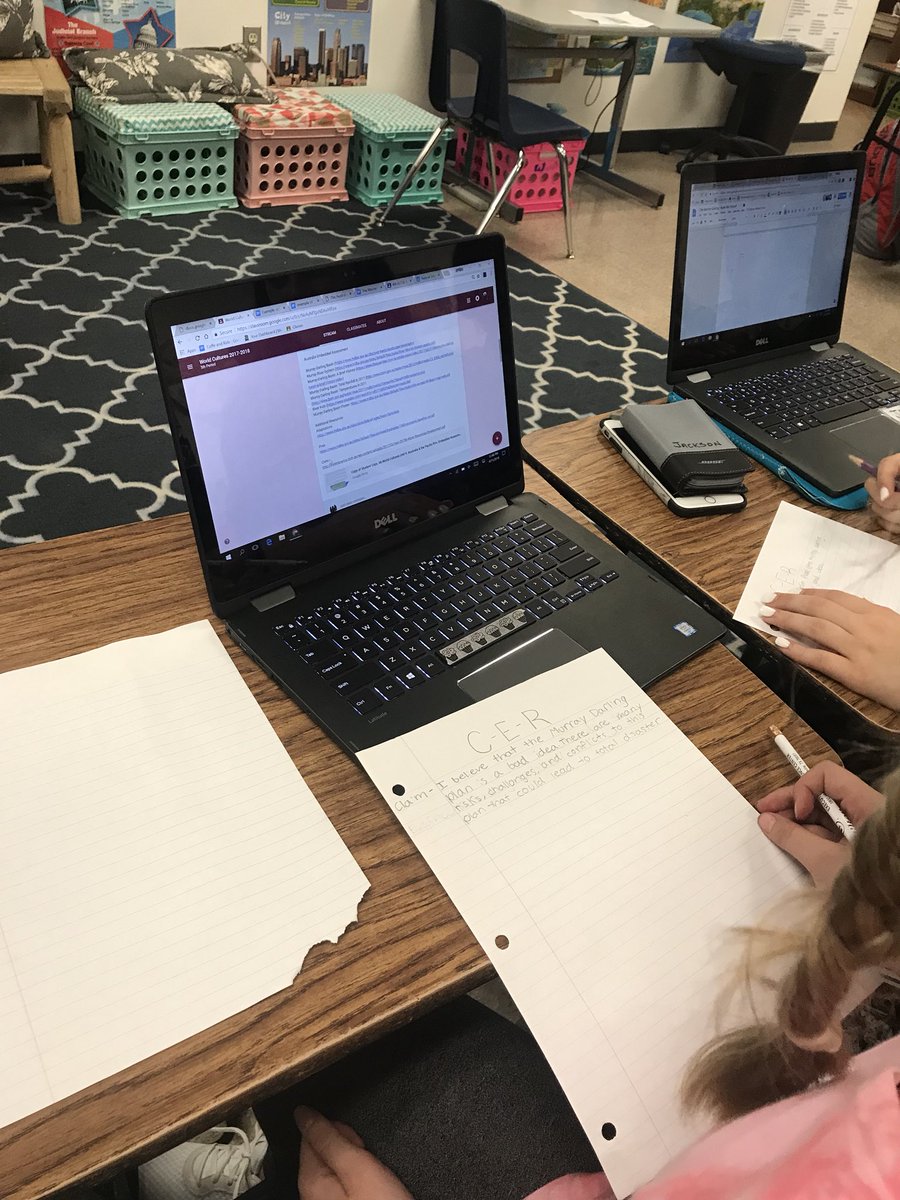 TWeeksGCISD's tweet image. Higher level thinking is not easy but my kids are doing a great job pushing through today to write their #CERs #EmbeddedAssessment #proud @MrsTeeterStocz @CTMSWolfWay