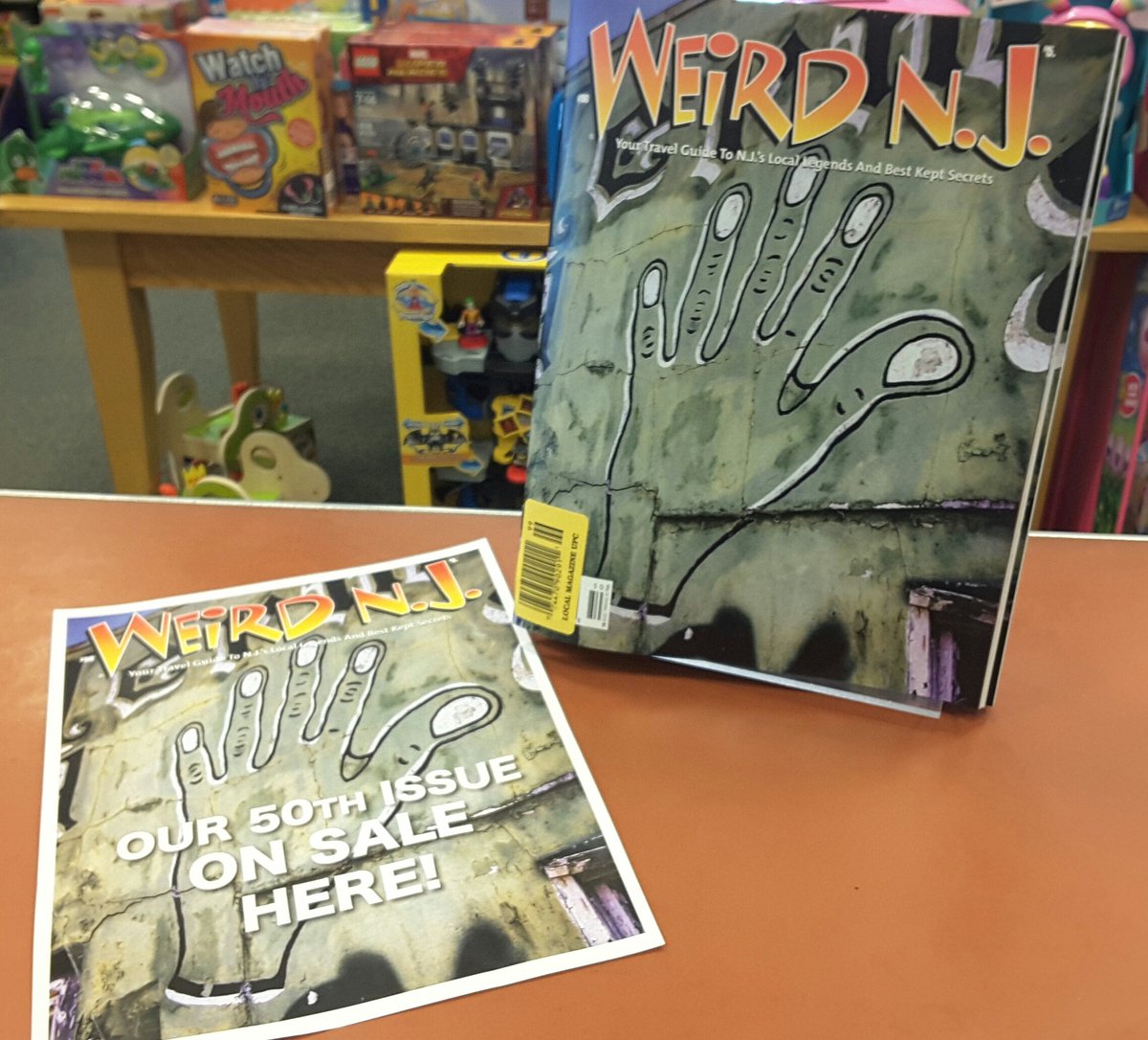 BNHamiltonNJ's tweet photo. New issue of Weird NJ is here! 50th issue! @weirdnj #WeirdNJ #locallegends #abandoned #NewJersey #explore #legends #lore #njlocallore 👹👽👻 https://t.co/DJvBDZ04Uu