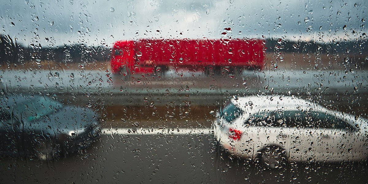 Encontrack_'s tweet photo. El clima nos sorprende con #lluvias inesperadas, por ello te damos unos consejos para evitar accidentes. #TipsEncontrack https://t.co/oPPetbWyXg https://t.co/JhL1pErvaZ