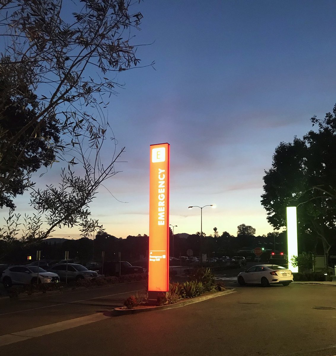 LakesideFire's tweet image. We call this a "paramedic" sunrise :-) #BestJobInTheWorld #Medic2 #CSA69Paramedics #YouSeeALotOfGoodSunrisesInThisJob