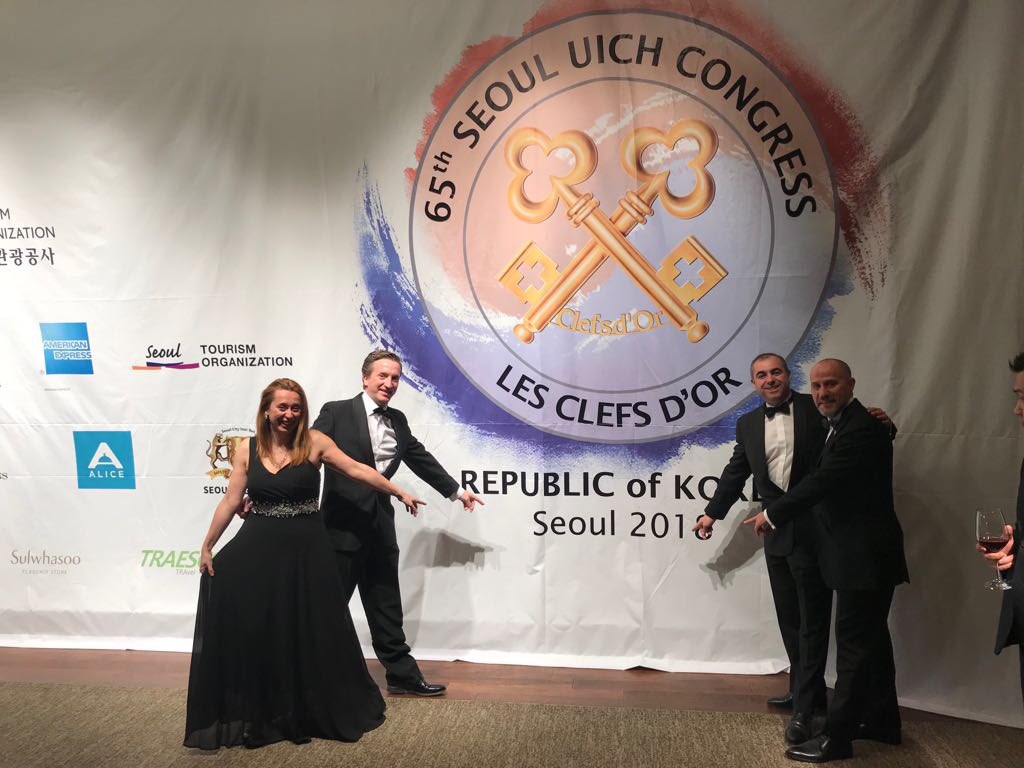 LesClefsdOrSP's tweet photo. Honored to attend the Gala Dinner during the 65th UICH Congress in Seoul! It was an amazing experience shared with Les Clefs d’ Or family. Congratulations LCD Korea! Vive Les Clefs d’ Or! #YourKeyToEverything #YourKeyToSpain #LCDKorea #2018UICHSeoul #lesclefsdor #theshillahotel https://t.co/AR6VX1ICkZ
