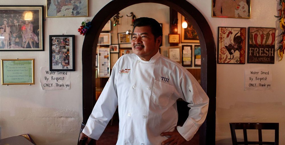 Be there to celebrate a true #LA legend on 5/8 as <a href="/thelinehotel/">The LINE Hotel</a> brings together <a href="/NtMRKT/">Night + Market</a> <a href="/pawkhrua/">Andy Ricker</a> <a href="/jettila/">Jet Tila</a> <a href="/EPLosAngeles/">EPLosAngeles</a> <a href="/RidingShotgunLA/">ridingshotguntwo</a> <a href="/JitladaOnSunset/">Jazz Singsanog</a> for a night to honor the late, great chef Tui Sungkamee. #lafoodbowl #31daysoffood🌶️🇹🇭🌶️ lafoodbowl.com/bowl-events/tr…