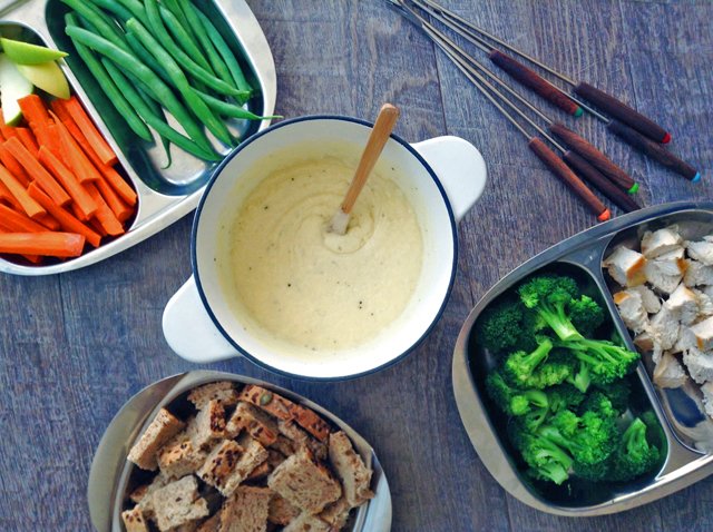 fueledbySKmilk's tweet image. Have fun with @healthykids Cheese Fondue for Kids (of all ages) superhealthykids.com/kid-friendly-f… #CheeseFondueDay #CDNcheese