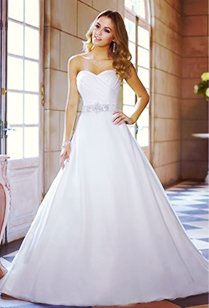 Can you help? Firend is getting married in a few days in Bristol. 1st dress no good. 2nd dress still not arrived. Was promissed 2 weeks ago!! Who in Bristol would hire, loan, lend, charge small fee to help? Any ideas, let me know... Size 10 at 165cm tall