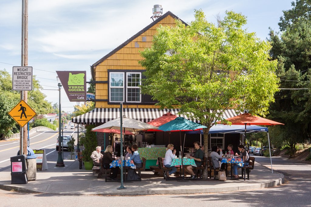 VerdeCocina's tweet image. Oh Happy Day! Fresh, newly resurfaced floors &amp;amp; kitchen renovation complete. 👏
Verde Hillsdale is OPEN for brunch, lunch, happy hour &amp;amp; dinner. Woot, woot!! Patio opening when the sun sticks around. Oh please. #pdxnow #eaterpdx #swpdx #pdxpatios #inpdx #dinepdx #pdxeats #portland