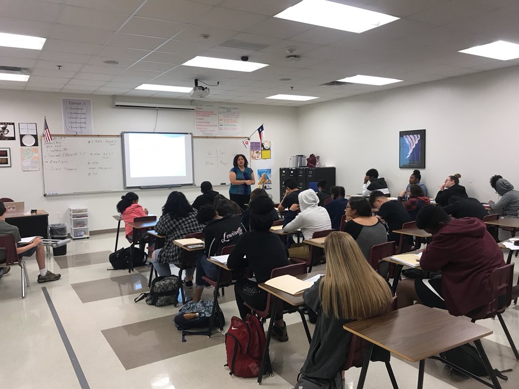 JackMcCann34's tweet photo. Ms Smith teaching the health class about positive ways to handle stress. https://t.co/eVSUG7waSA