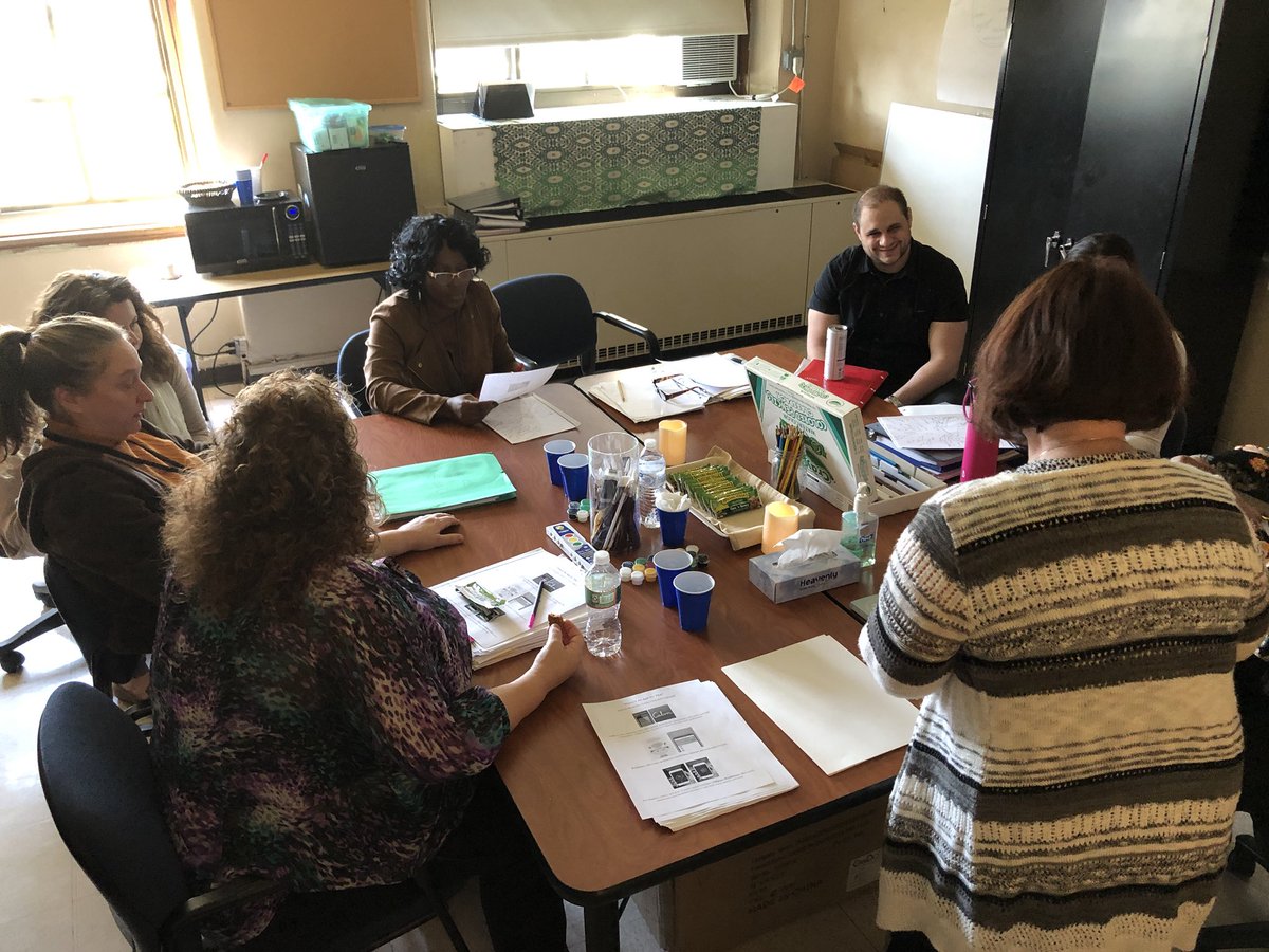 AlishaDelorenzo's tweet image. What’s happening for wellness Wednesday today....painting, coloring, meditations, snacks and collegial bonding! #APWellnessProject