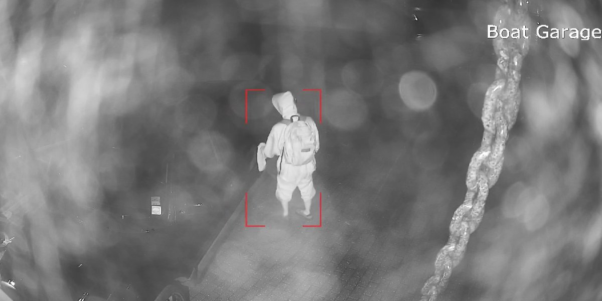 TmarTn's tweet image. Homie you ain't slick lol

Dude broke into my truck (and neighbor's cars) last night. Have a solid look at his face PLUS him and his accomplice's car

GG