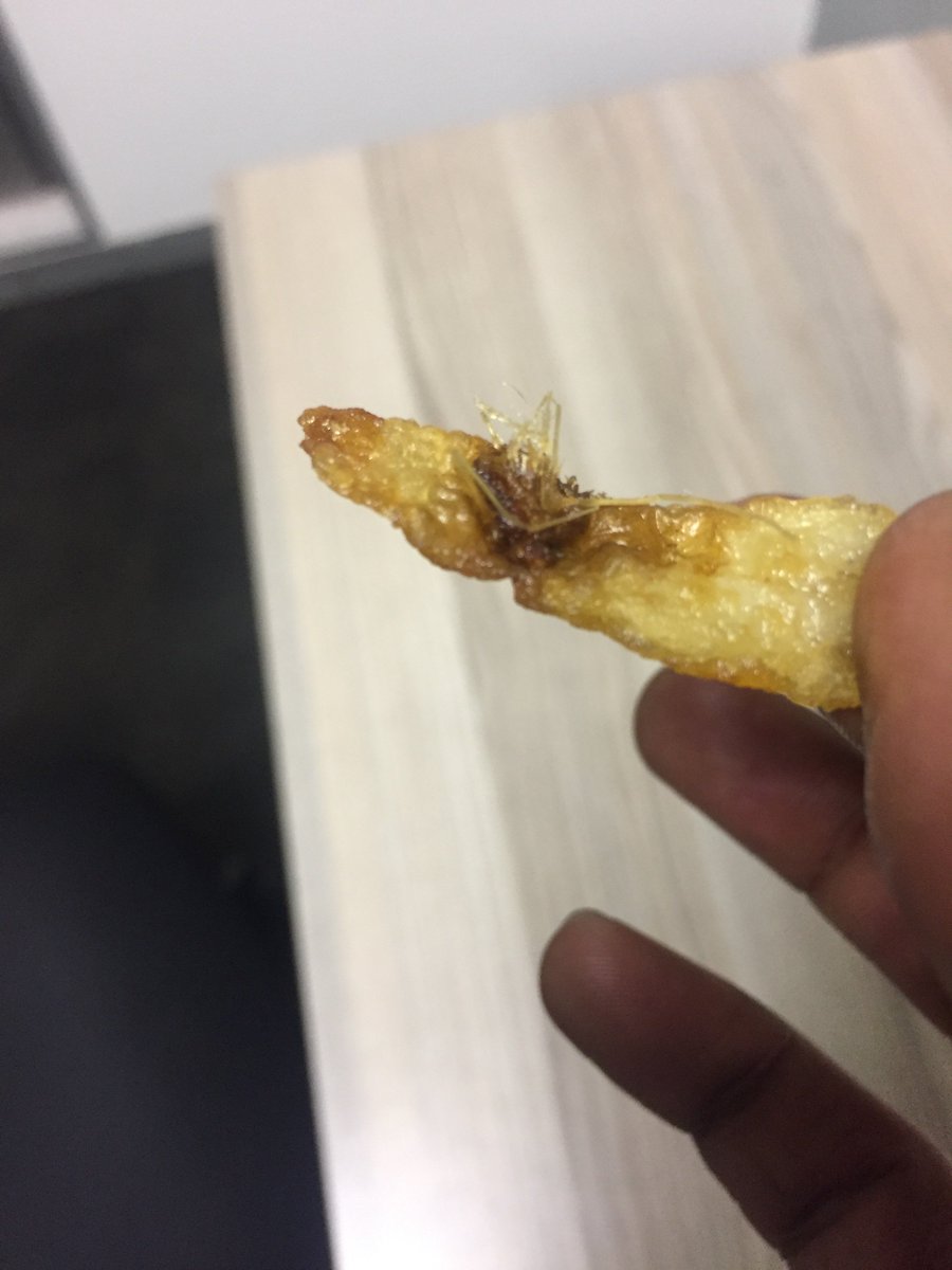 BettaTips's tweet photo. @SteersSA steers mall of africa sold us chips fried with cockroaches, if ours were infested wat about other customers!! This is not on!! The department of health or some health related authority should shut the franchise down. I complained and still nothing has been done https://t.co/1XSckrku0r