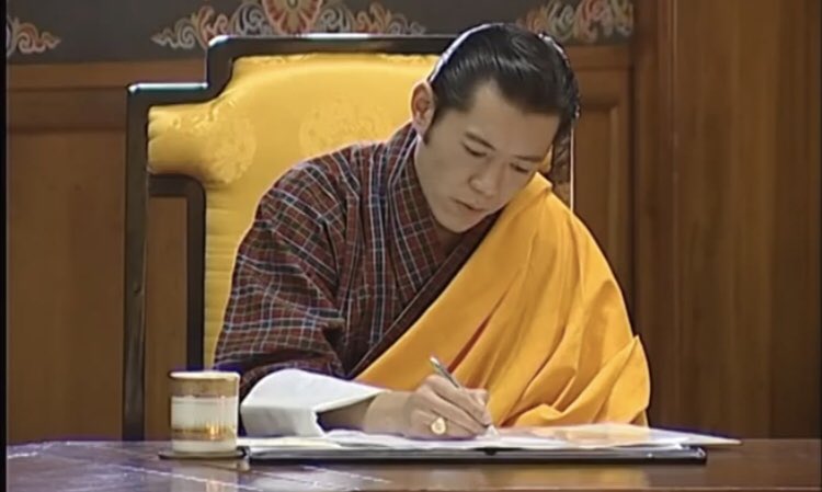 His Majesty King Jigme Khesar Namgyel Wangchuck

#KingofBhutan #kingJigmeKhesar #TheRoyalFamilyofBhutan