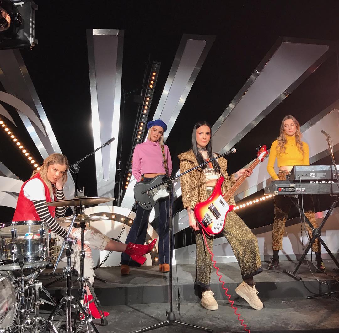 umusic tweet picture