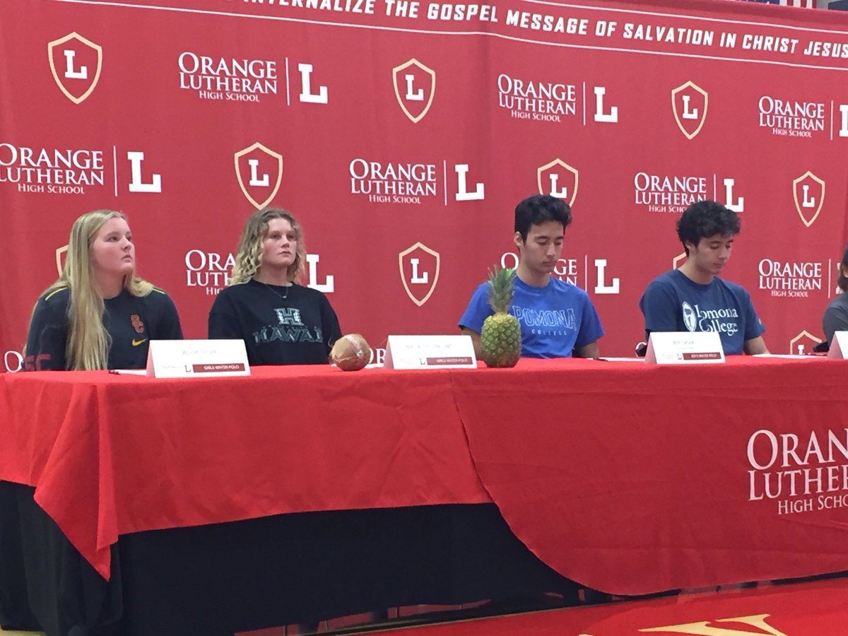 Congratulations to our 4 student athletes signing today! Maddy Vincent @WahineWP Alyse Tyler @USCWaterPolo Ben Sasaki and Sam Sasaki @SagehensPolo | @ocvarsityguy