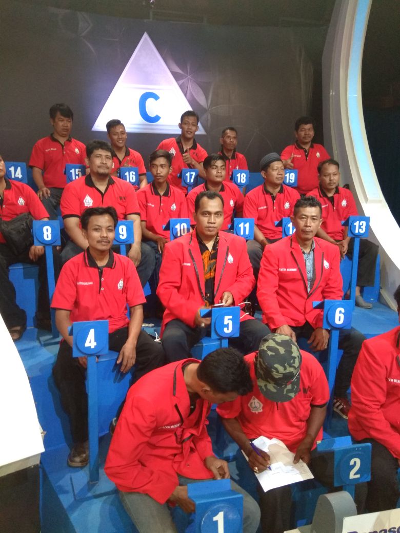 GarengSumar's tweet photo. Paguyuban warga klaten jabodetabek JUARA.I. KUIS SIAPABERANI.TVRI. tgl.12.ap t il.2018.klaten Besinar. https://t.co/4klGv0Eo02