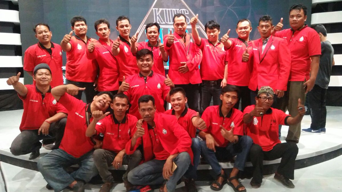 GarengSumar's tweet photo. Paguyuban warga klaten jabodetabek JUARA.I. KUIS SIAPABERANI.TVRI. tgl.12.ap t il.2018.klaten Besinar. https://t.co/4klGv0Eo02