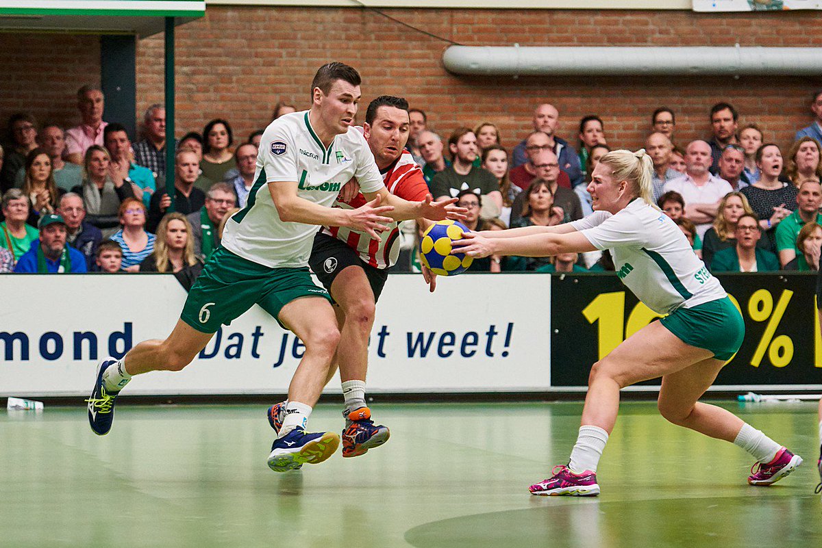 Korfbalpuntnl's tweet photo. Tijd voor de mooiste goals uit de play-offs en de Korfbalfinale in de 'Goal van de Week'! https://t.co/2AgER9ZBIq
#korfbalfinale #playoffs #korfballeague https://t.co/WzGnpHunHX