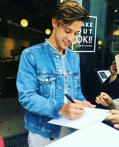 cameron_heart's tweet photo. I have always said that you are my all, but I would like to make you understand in a hug ... you saved me in a difficult period, thanks @TheGinaBina77 for having given birth to @camerondallas I love u so much!❤
@camerondallas followme please!😍❤ https://t.co/TYWoN3Wudg