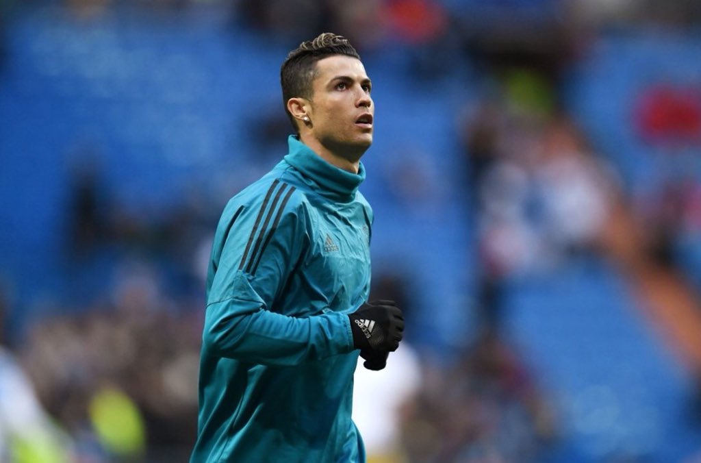 LifestyleFootb's tweet photo. Cristiano Ronaldo va honorer ce soir sa 150ème apparition en Ligue des Champions ! 💥 https://t.co/6WyiL7n9F6