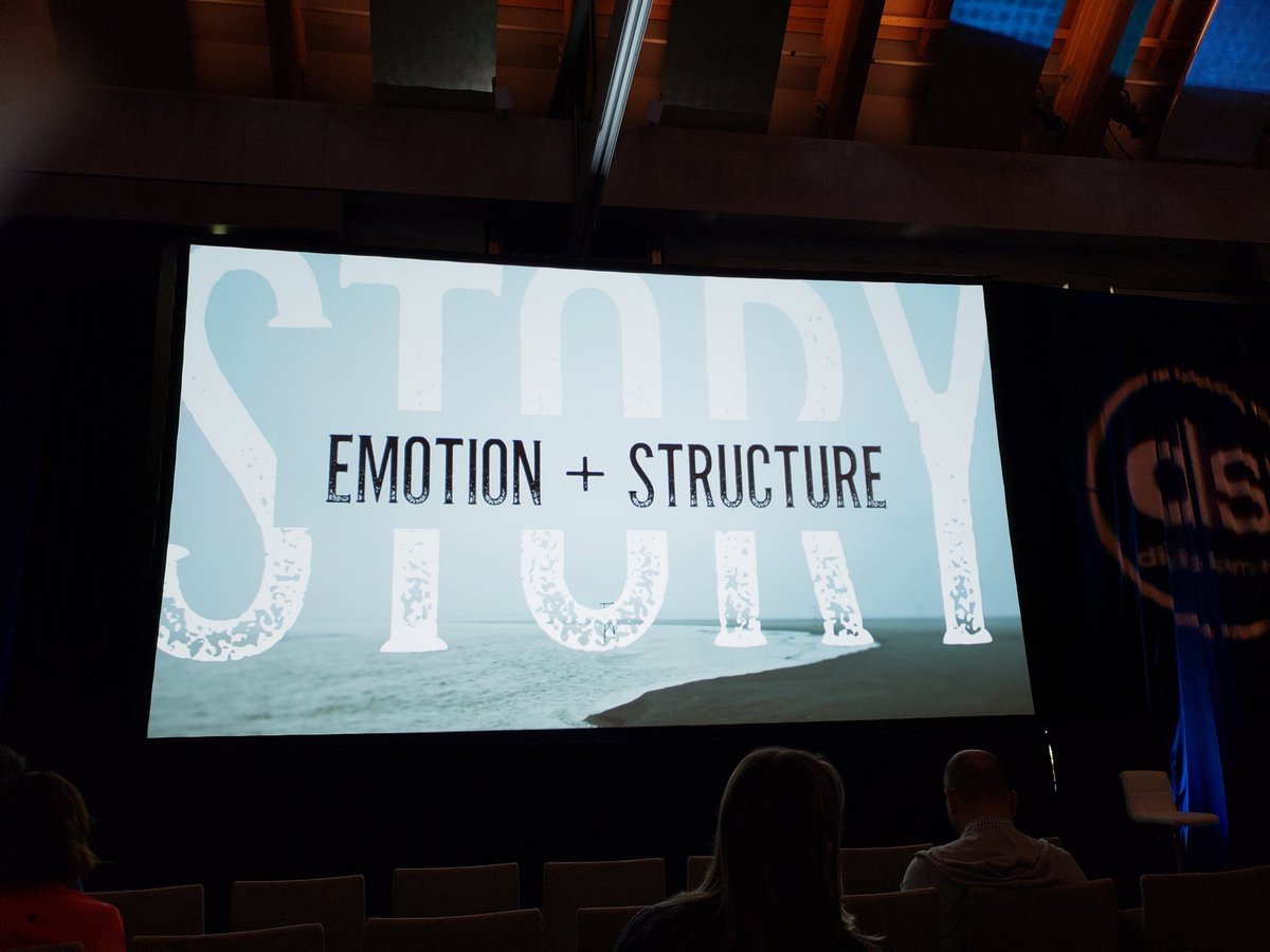 CourtneyMKent's tweet photo. Feature benefits <Tell a story #digitalsummitla #DSUM https://t.co/PME1xw97lA