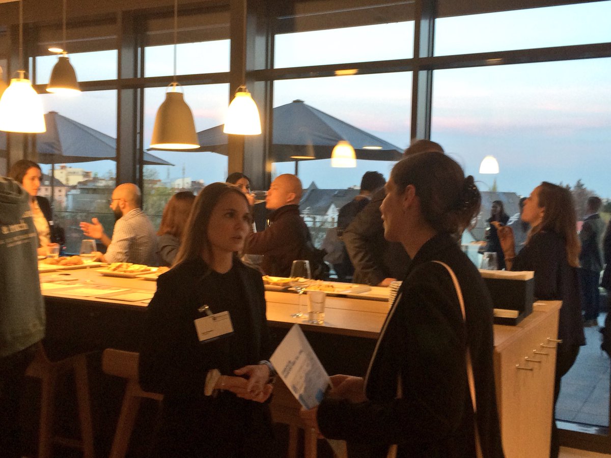 galia_alessi's tweet photo. So glad to have our #fsmba #fsihm and #fsemba students here tonight delivering first hand experience to our #fsmbaevening guests @FrankfurtSchool https://t.co/FVPJU61BUO