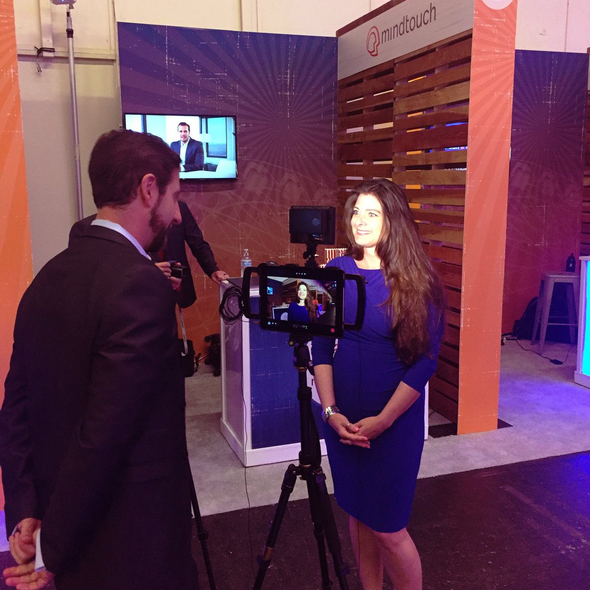 MindTouch's tweet photo. #BTS with our #CustomerSuccess influencers at #Pulse2018! They're giving us their #TOPCS2018 secrets. Stay tuned to see interviews from @M1sskaos, @lastlineinc's Irene Lefton &amp; more! https://t.co/bgbXREJr5l