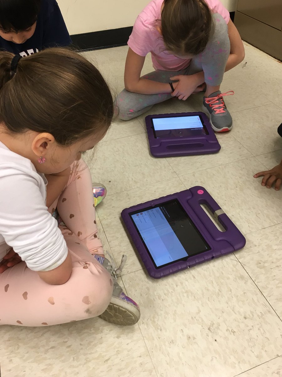 MrsProctorPES's tweet photo. Using Google Classroom on the iPads in our Grammar Center today! :) #GoogleClassroom https://t.co/FcDz37e82B