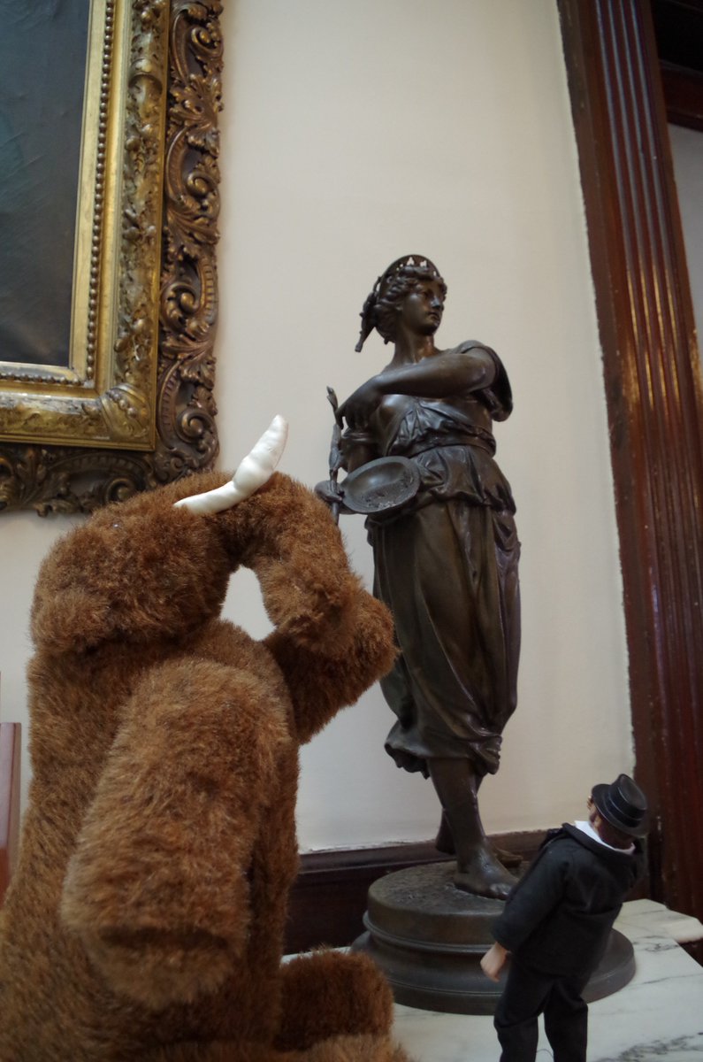 MarktheMammoth's tweet photo. Little Jake @JAHM_Blues_Bros & I are back from #MANY2018 & are ready for our #HeritageMascotExchange to really start. You all know I'm the #1 #museumbachelor super fan, so I'm going to try to set Jake up with some local ladies. Think he'll like today's candidate? https://t.co/d6DlsNsRag