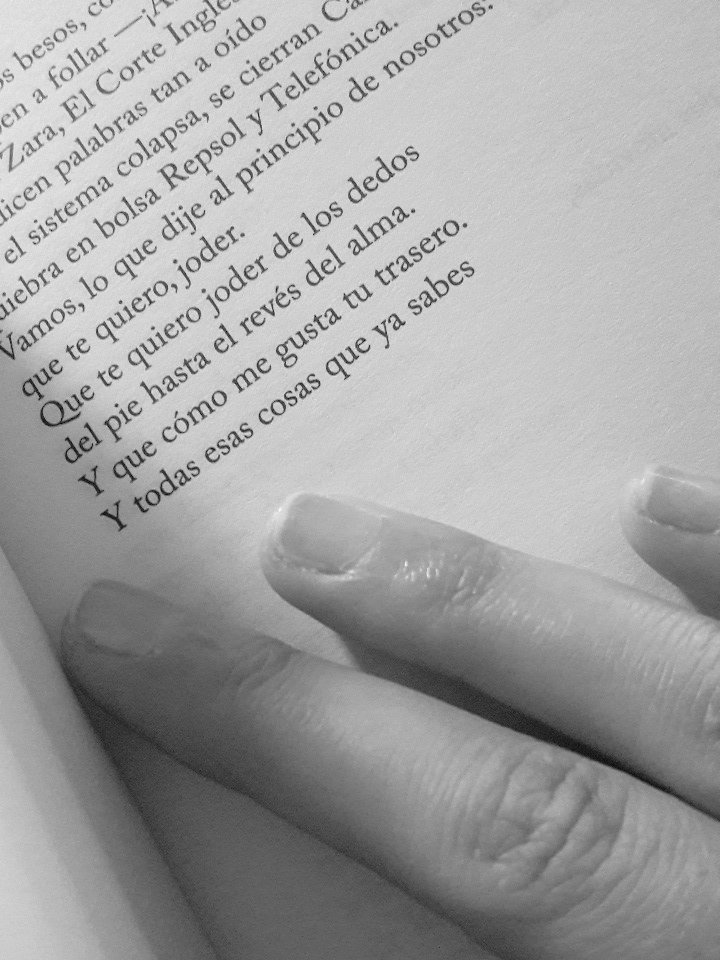 cerratolau's tweet photo. Dejar de preocuparnos un rato al menos de la cosa esa de la que todos hablan en los bares @pedroandreupoet https://t.co/iNXLRLXB0P