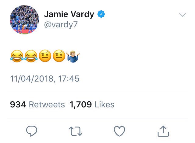 MoSalahFacts's tweet image. Everyone has Salah's back 😂⚽️