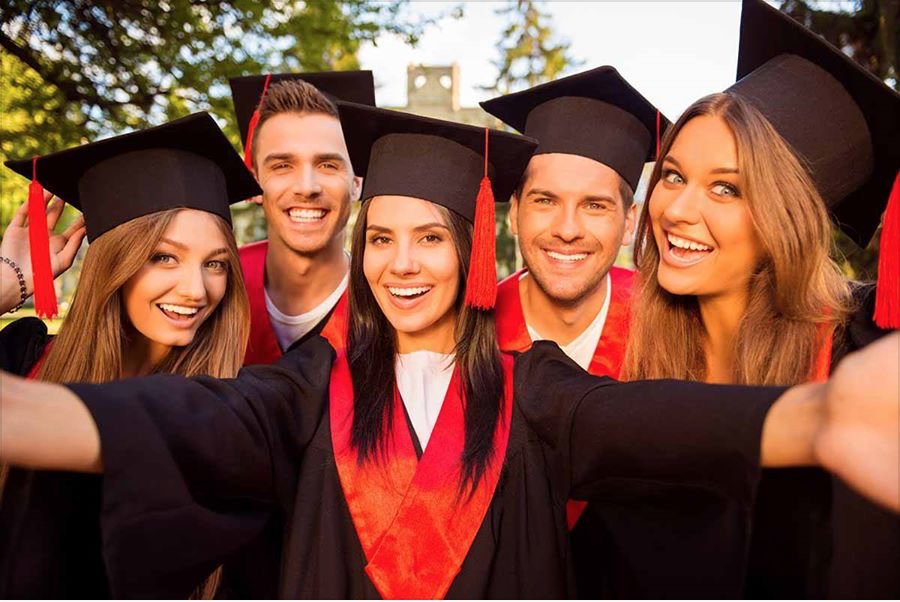 ka_karpinsky's tweet photo. Our new blog post is now live - COLLEGE GRAD…..NOW WHAT? 🎓
The perfect read for anyone graduating college this semester 💕 
https://t.co/V6NU0nYvC6
#lovefromthenest #careerprep CareerPREP https://t.co/vBGnYYZEdo