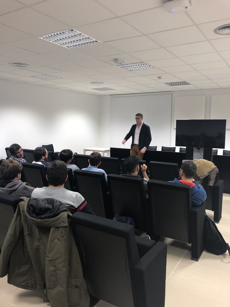 reddelsur's tweet photo. - Master Scrum -Valentín de Beebit iniciando la formación de la Junior Empresa REDDELSUR https://t.co/30zT5ZKy8l