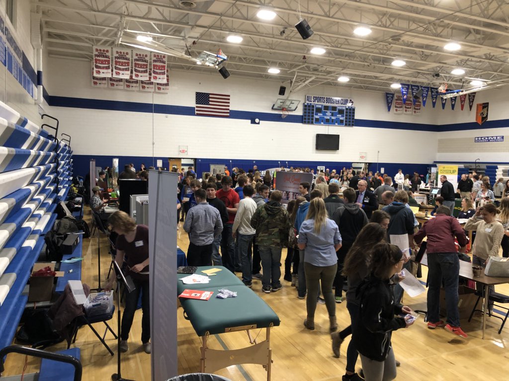 TiffanyMMcCabe's tweet photo. Howard-Winneshiek Career Day 2018! Students exploring the world of work! https://t.co/qg91M3EW09