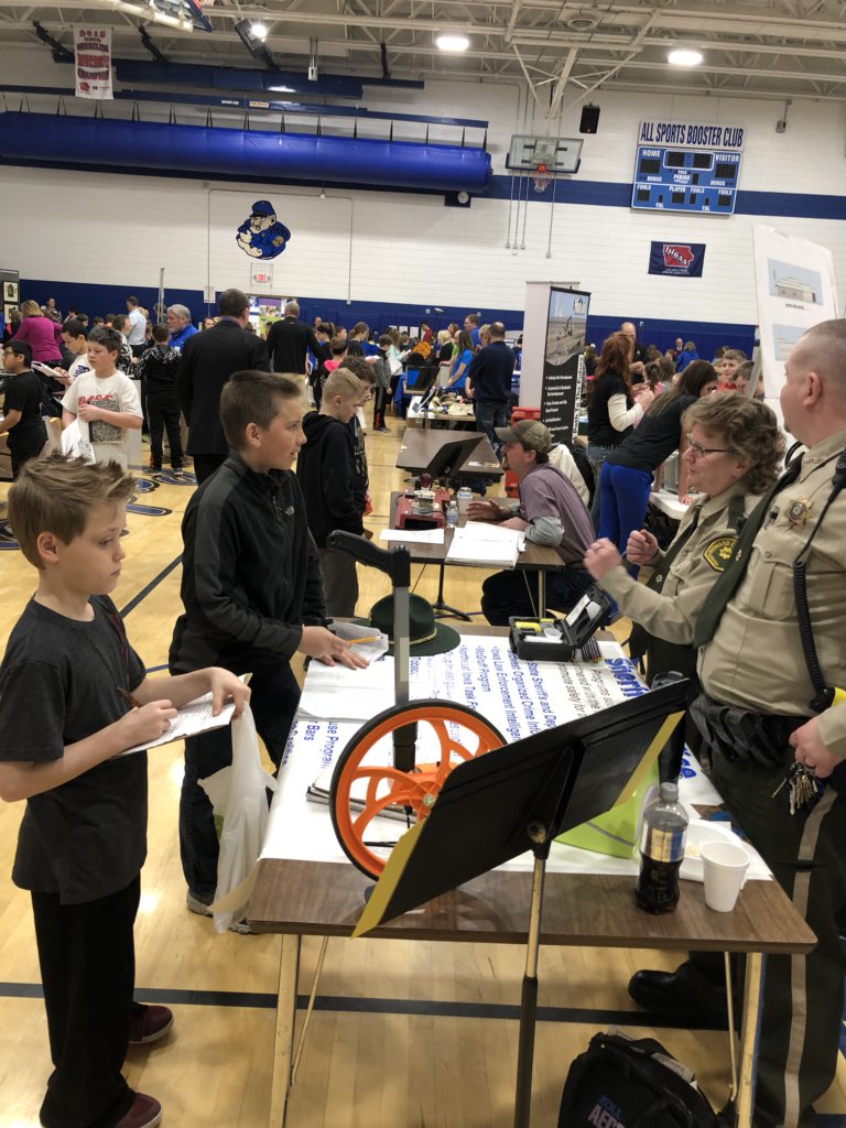 TiffanyMMcCabe's tweet photo. Howard-Winneshiek Career Day 2018! Students exploring the world of work! https://t.co/qg91M3EW09
