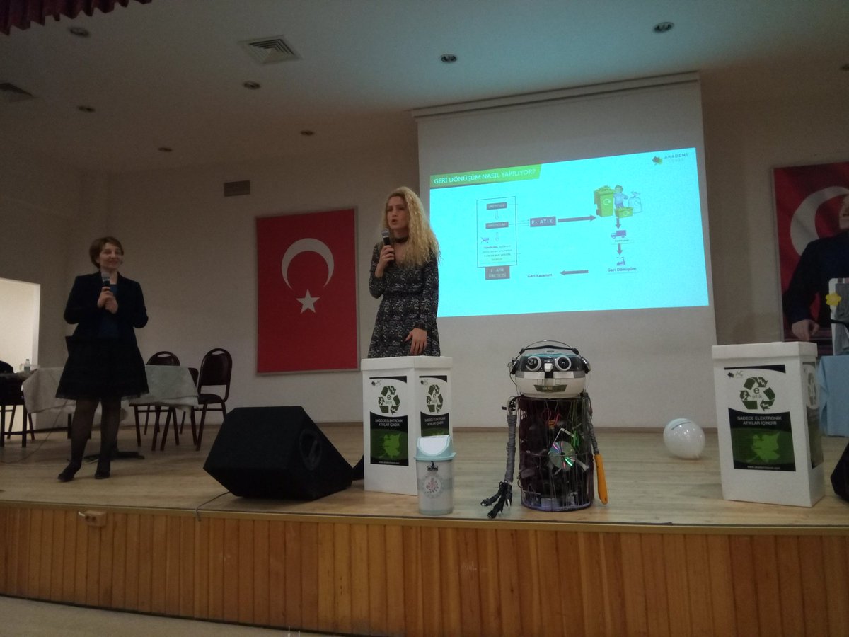 🔎E-atık nedir?
♻️E-atiklar nasıl geri dönüştürülür?
19 Mayıs OO bu soruların cevabını biliyor.👏👏👏
Çünkü okulumuzda Akademi Çevre Geri Donusum Firması yetkilileri seminer verdi🙏🙏🙏
Sonrasında Harezmi sinifi kendi kukla oyunlarini sergilediler.
<a href="/harezmimodeli/">Harezmi Eğitim Modeli</a> 
<a href="/msbasarici/">Mahmut Sami Başarıcı</a>