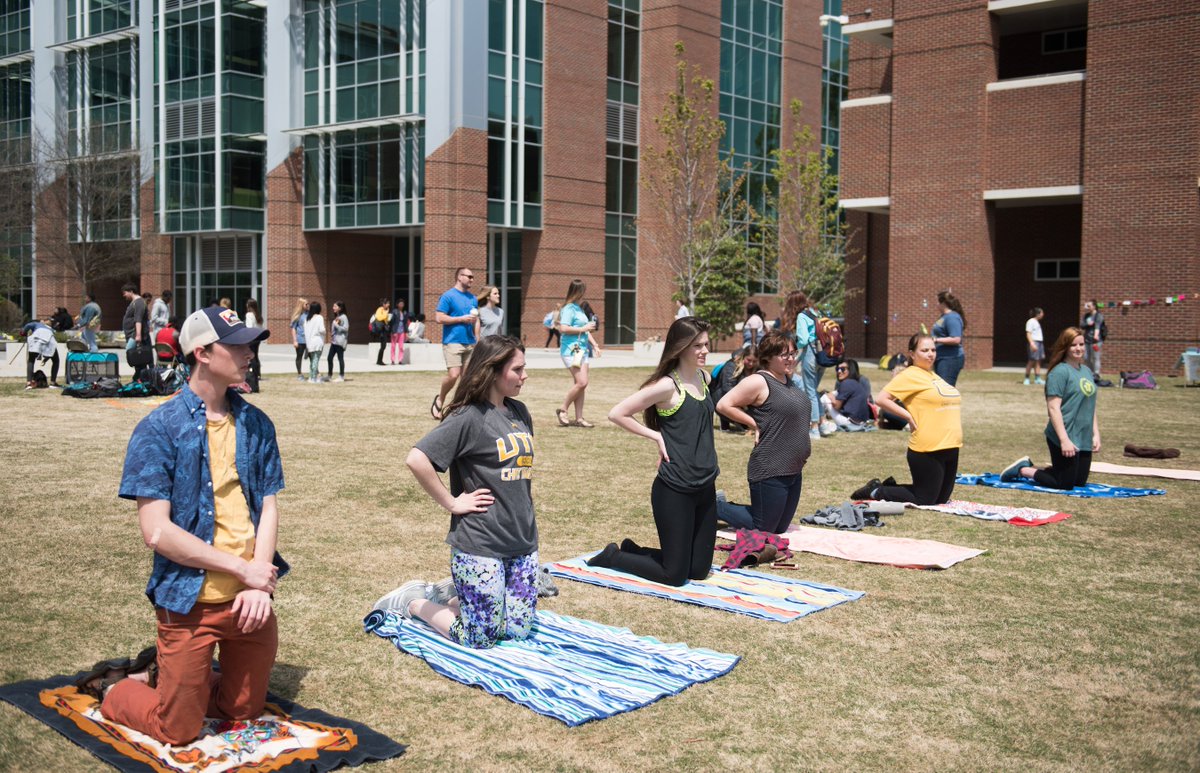 UTChattanooga's tweet photo. Mocs destress with bubbles 🛁, puppies 🐕, yoga 🧘🏾‍♂️ &amp; more at the Spring into Summer event on Chamberlain Field. https://t.co/ChawspL2kF