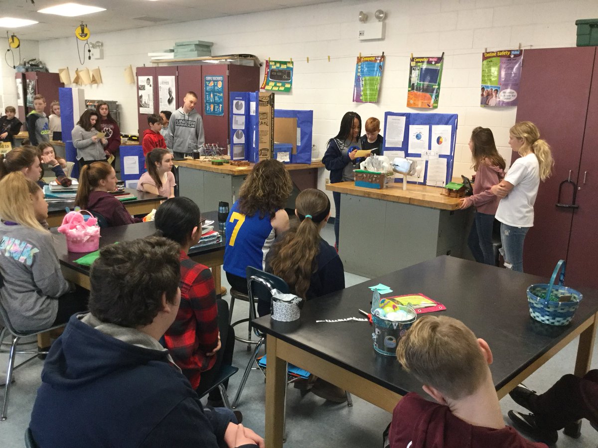 mr_galeone's tweet photo. @BCSLions1 @PLTWorg 
Sixth grade students presenting their alternative energy source project to eighth grade today! #bcslionspride https://t.co/U4XOdv7T11