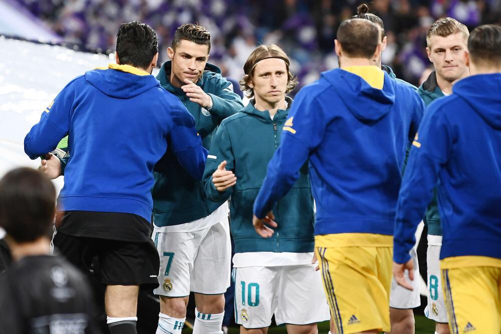 khaledalnouss1's tweet image. HT Real Madrid 0-2 Juventus

Shots: 10-6
On target 3-4
Dribbles 5-6
Tackles 6-4
Pass Accuracy 91%-81%
Possession 62-38%