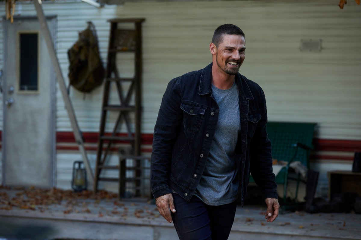 cameronpicstv's tweet photo. @knovak832_novak Here's one from the unit photography on episode 203. We don't have too many behind the scenes photos this year! -cb https://t.co/G7T6m3oJE2