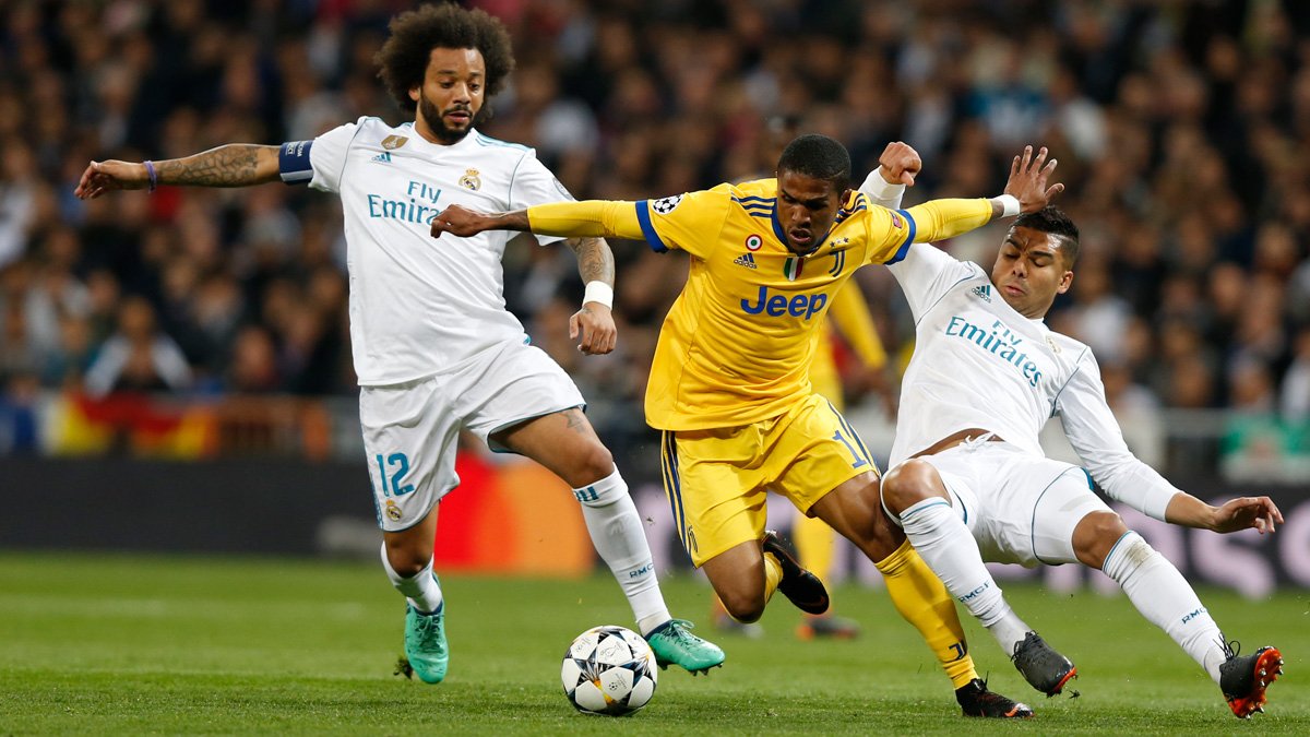 realmadridfra's tweet photo. ⏸ MT: #RealMadrid 0-2 @juventusfc (Mandzukic 2', 37'). #RMUCL https://t.co/C96IvakVnd