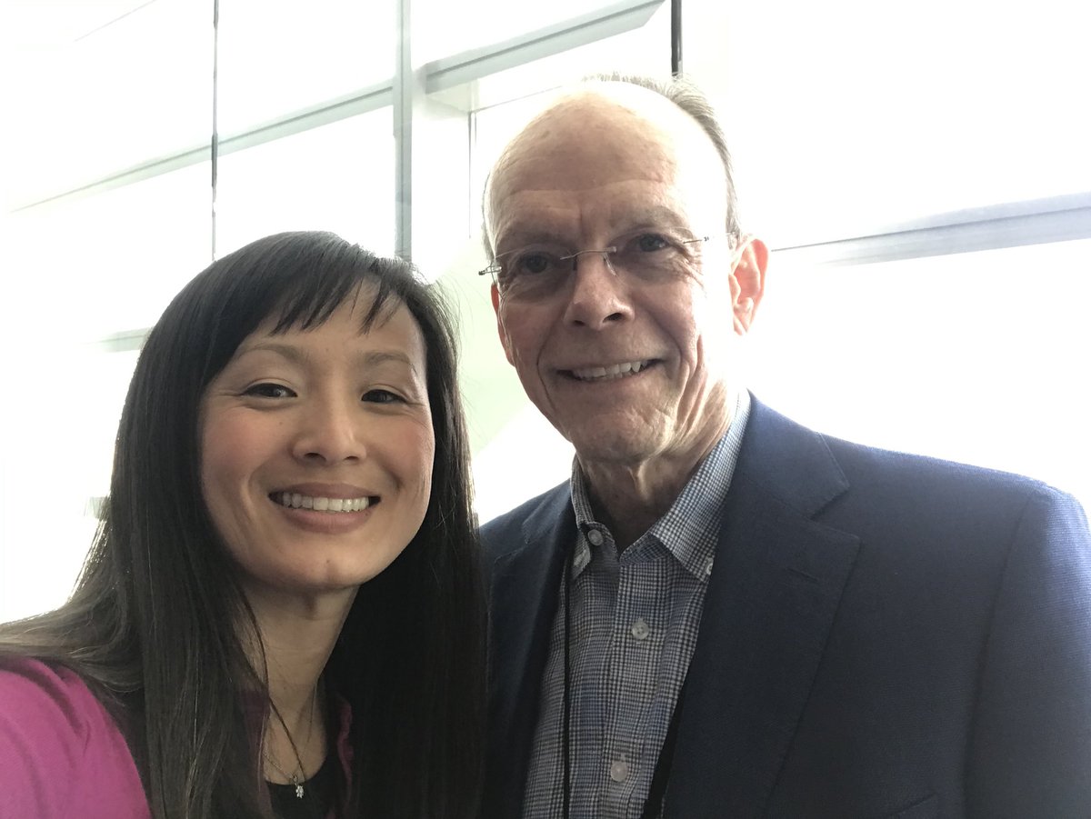 BettyJunod's tweet image. Thank you @boxboat for sponsoring #DockerGovSummit happy hour! #dockerselfie with Ken!
