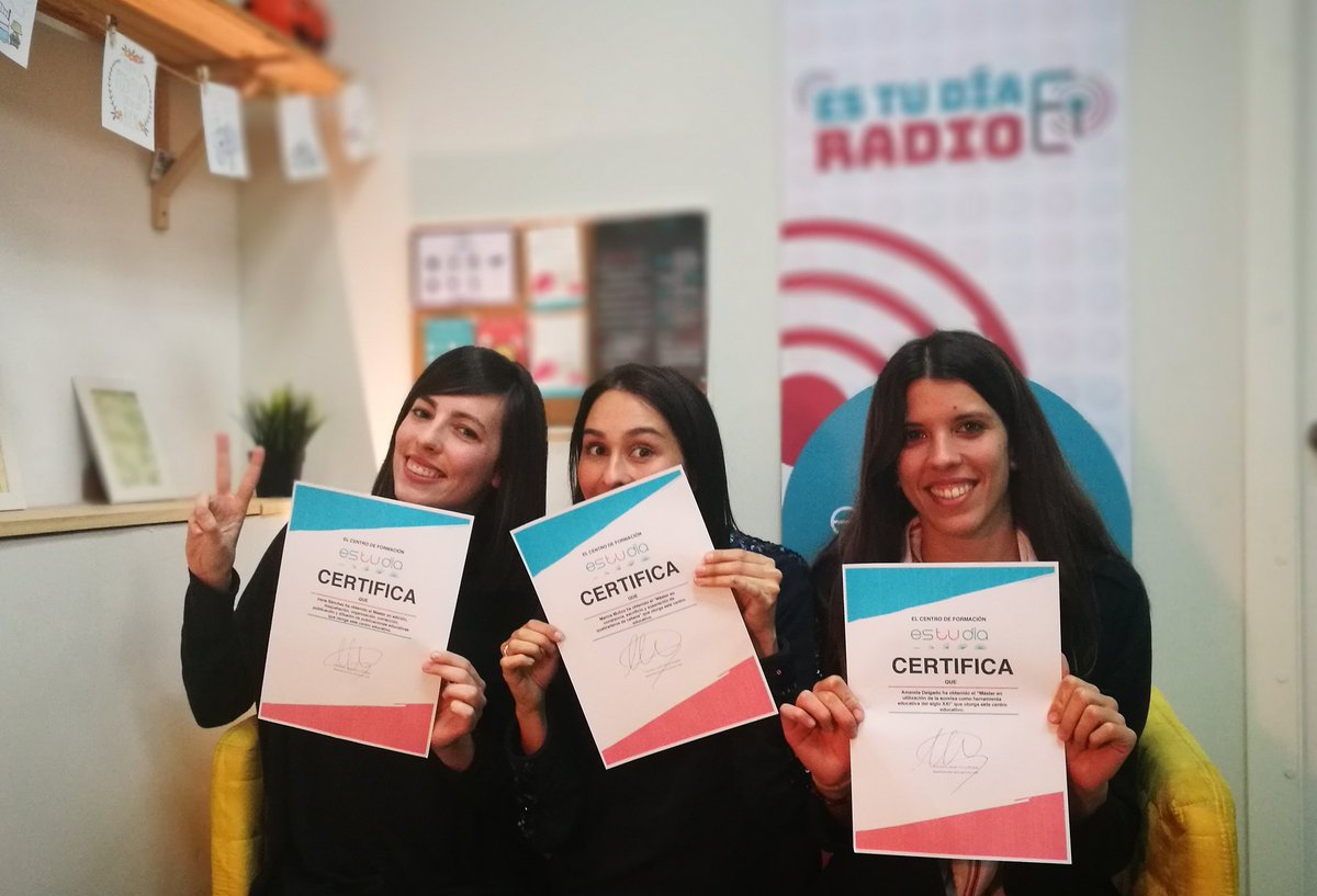 Hoy nuestras colaboradoras <a href="/Amanda_DelgadoM/">Amanda Delgado</a>  <a href="/mariinnaa10/">Marina Muñoz</a>  y <a href="/LaVozEducativa/">La Voz Educativa</a> han recibido un Máster personalizado de la mano del Rector de <a href="/estudiaacademia/">Centro | Es tu día</a> <a href="/Frangrima/">Fran Grima Botella</a>.