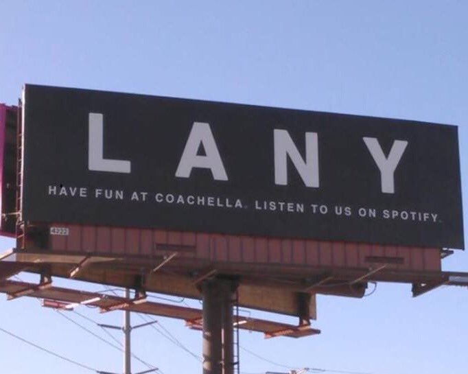 2018 VS 2017
-
SUNDAY, COACHELLA STAGE, 3:35PM