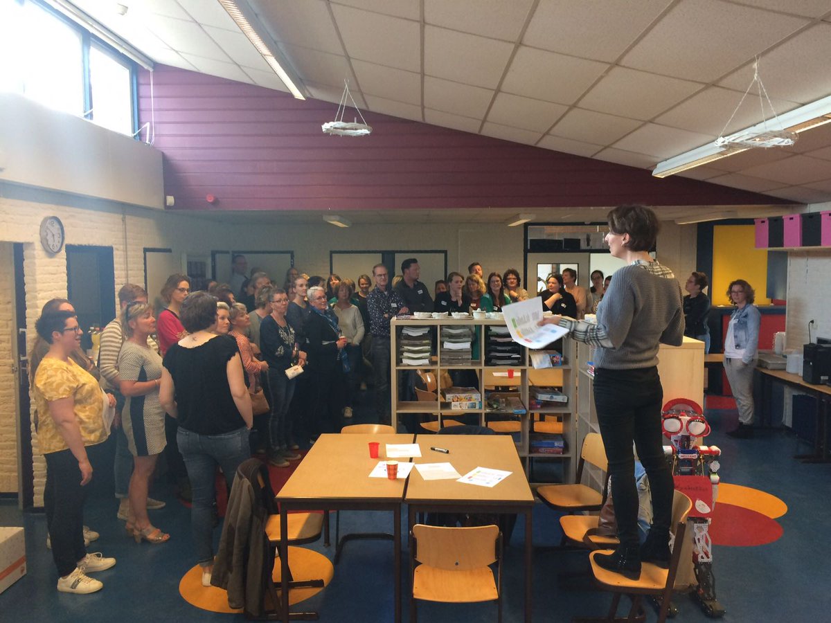 Drukbezochte pizzasessie bij de Wynbrekker in Oosterzee.  Veel uitwisseling tussen scholen over verbetercultuur <a href="/St_leerKRACHT/">Stichting leerKRACHT</a>