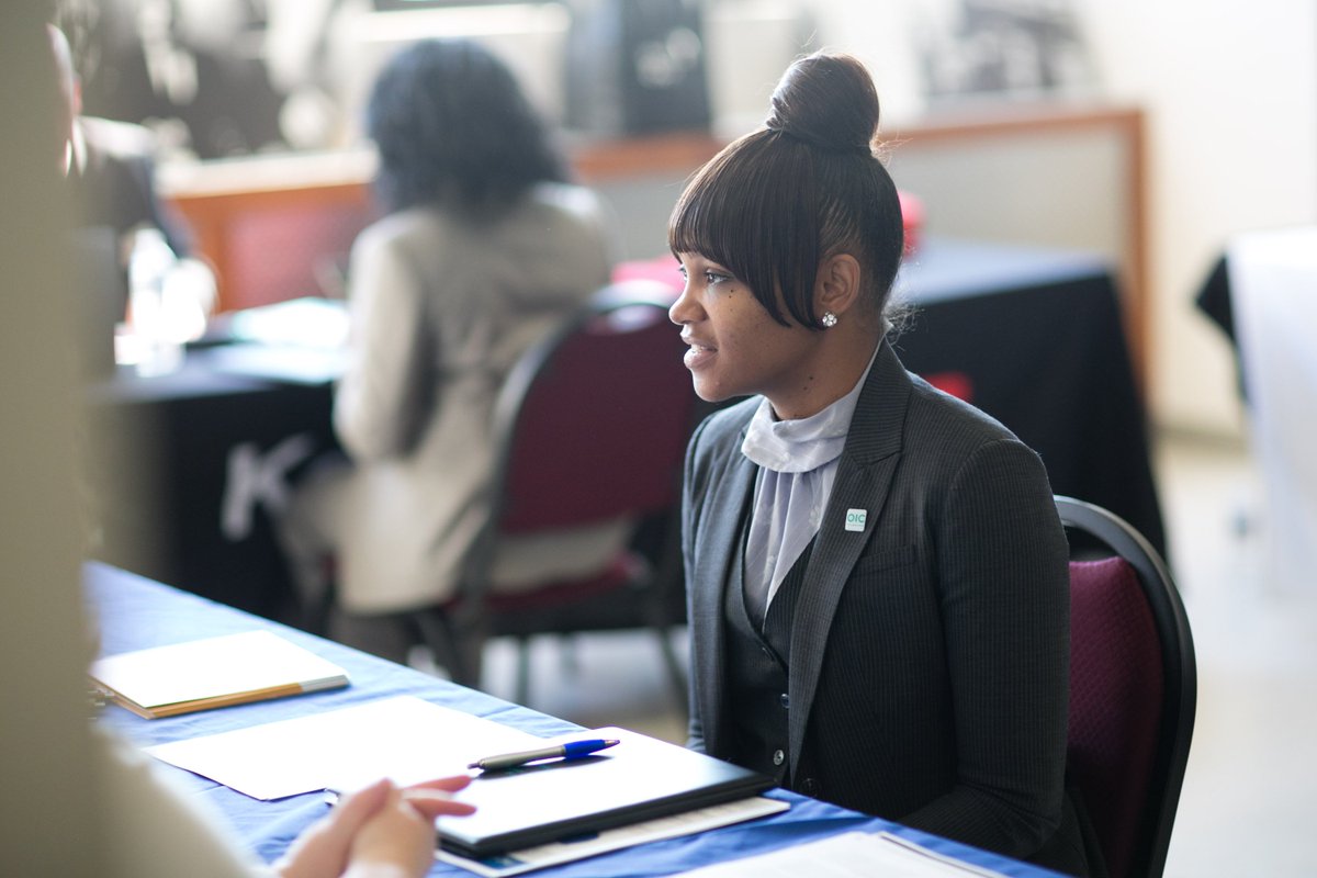 PhiladelphiaOIC's tweet photo. Seven of our 12 #Bankworks April 4th graduates have already received offers from #banks. Learn more about this free program where you can prepare for a career in the #financial and #banking field: https://t.co/MrEJx1OQaq https://t.co/Gk1YVJczUU